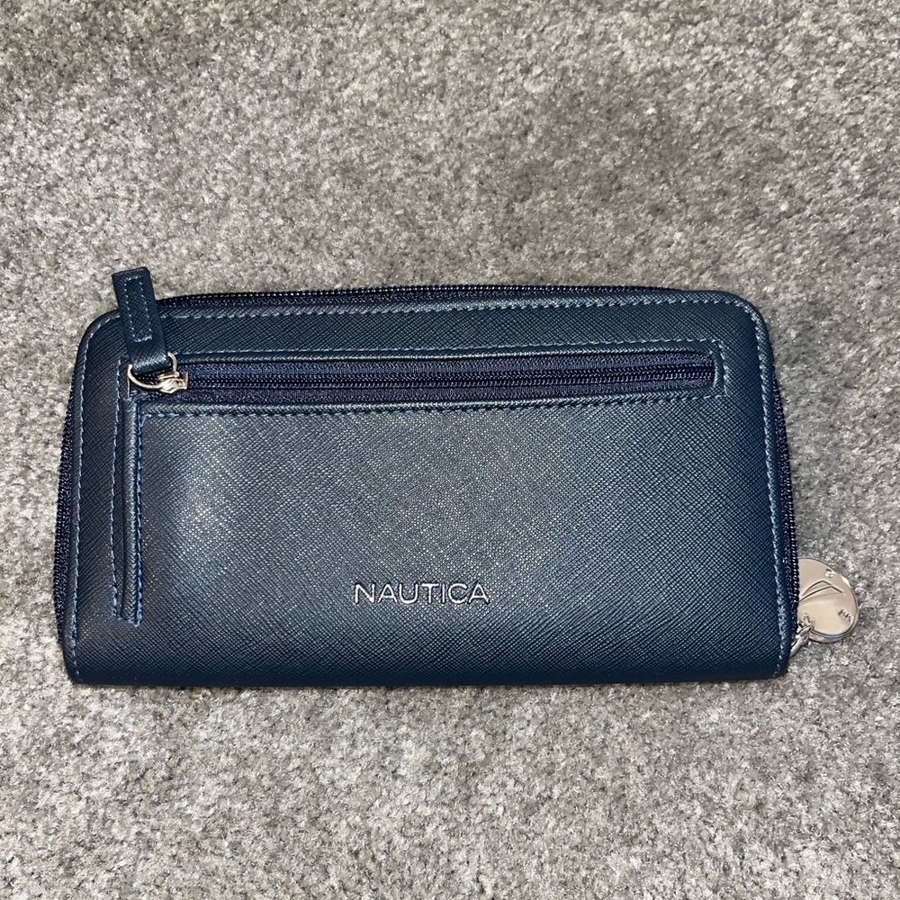 NWOT Nautica Be Shore Womens Wallet -  Zip Around Clutch